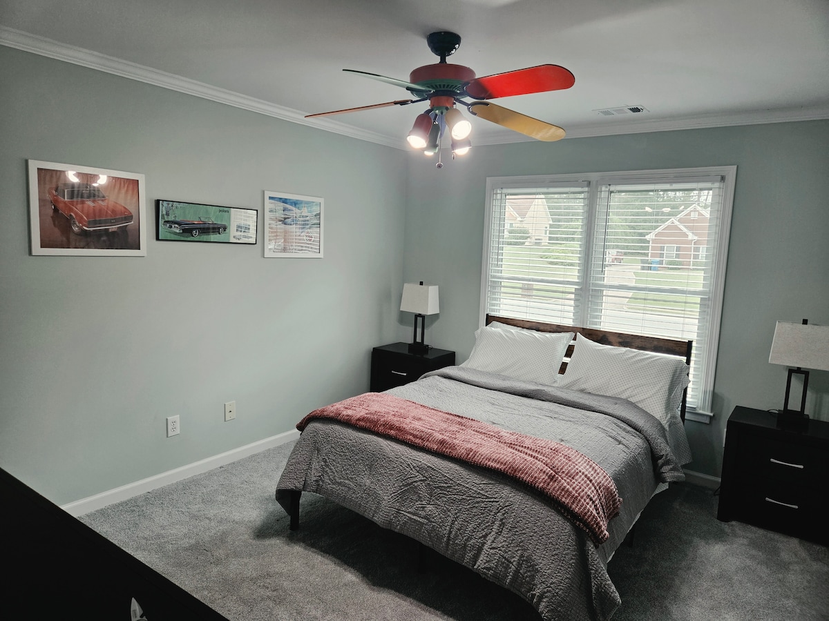 Spacious 5BR Home • Ideal for families