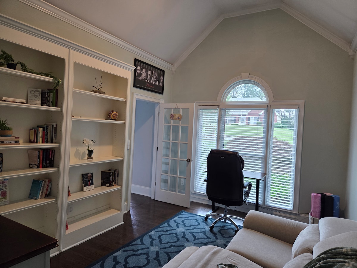 Spacious 5BR Home • Ideal for families