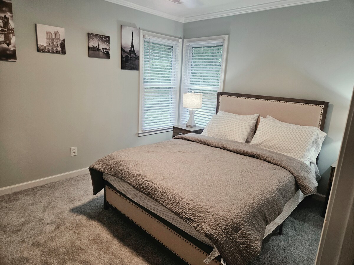 Spacious 5BR Home • Ideal for families