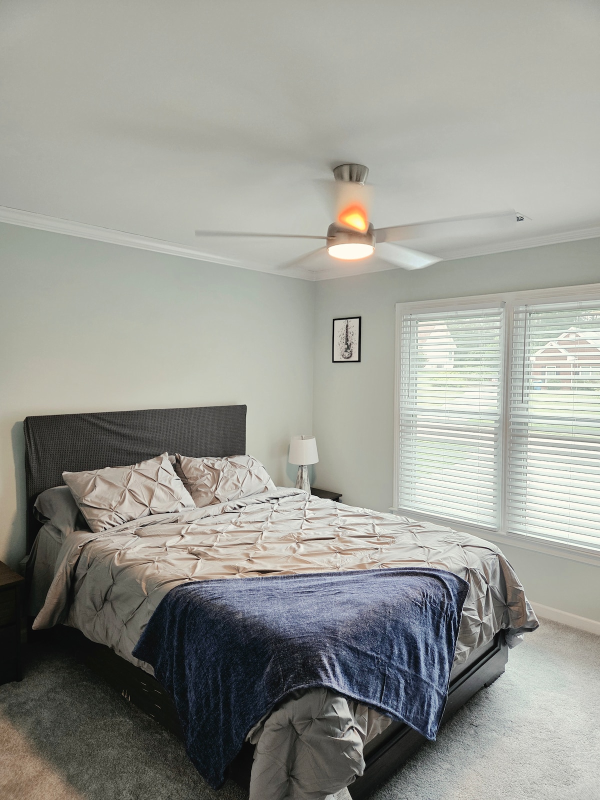 Spacious 5BR Home • Ideal for families