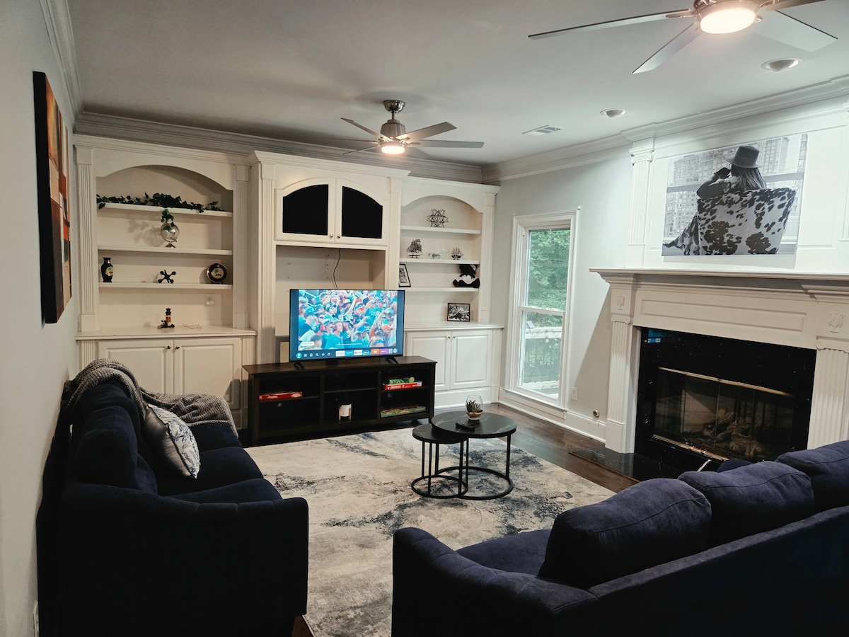Spacious 5BR Home • Ideal for families