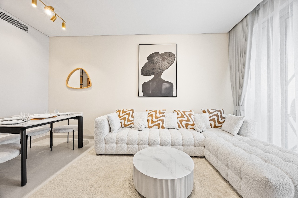2-Bedroom Apartment · Burj Khalifa View 4