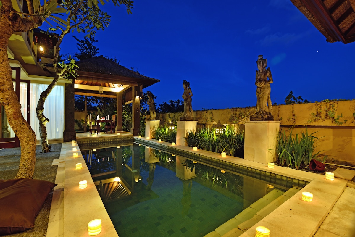 Villa in South Kuta · 2 bedrooms · 2 beds · 2 private baths，Airbnb 可比房源