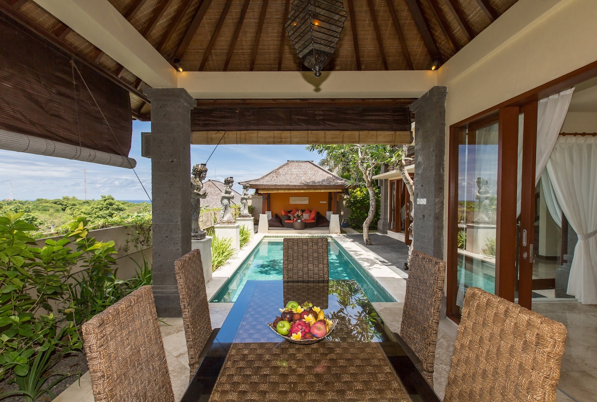 Villa in South Kuta · 3 bedrooms · 3 beds · 3 private baths, comparable Airbnb