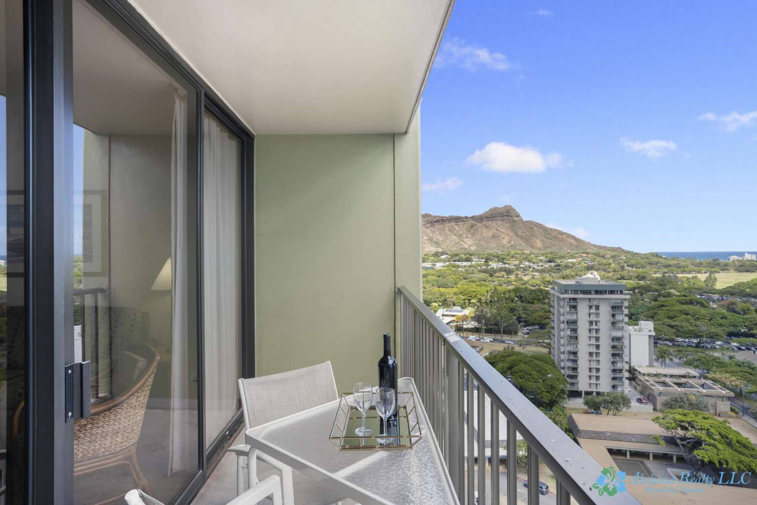 20th Fl Waikiki Sunset | King | Parking | Pool - Image 27
