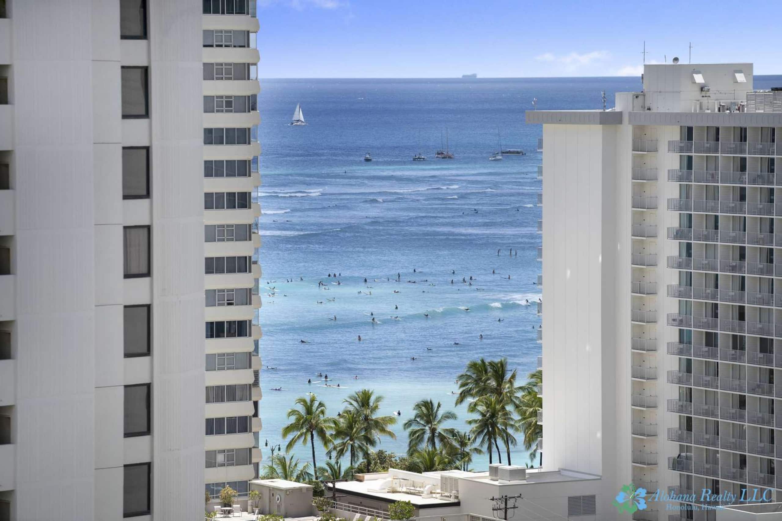 20th Fl Waikiki Sunset | King | Parking | Pool - Image 12
