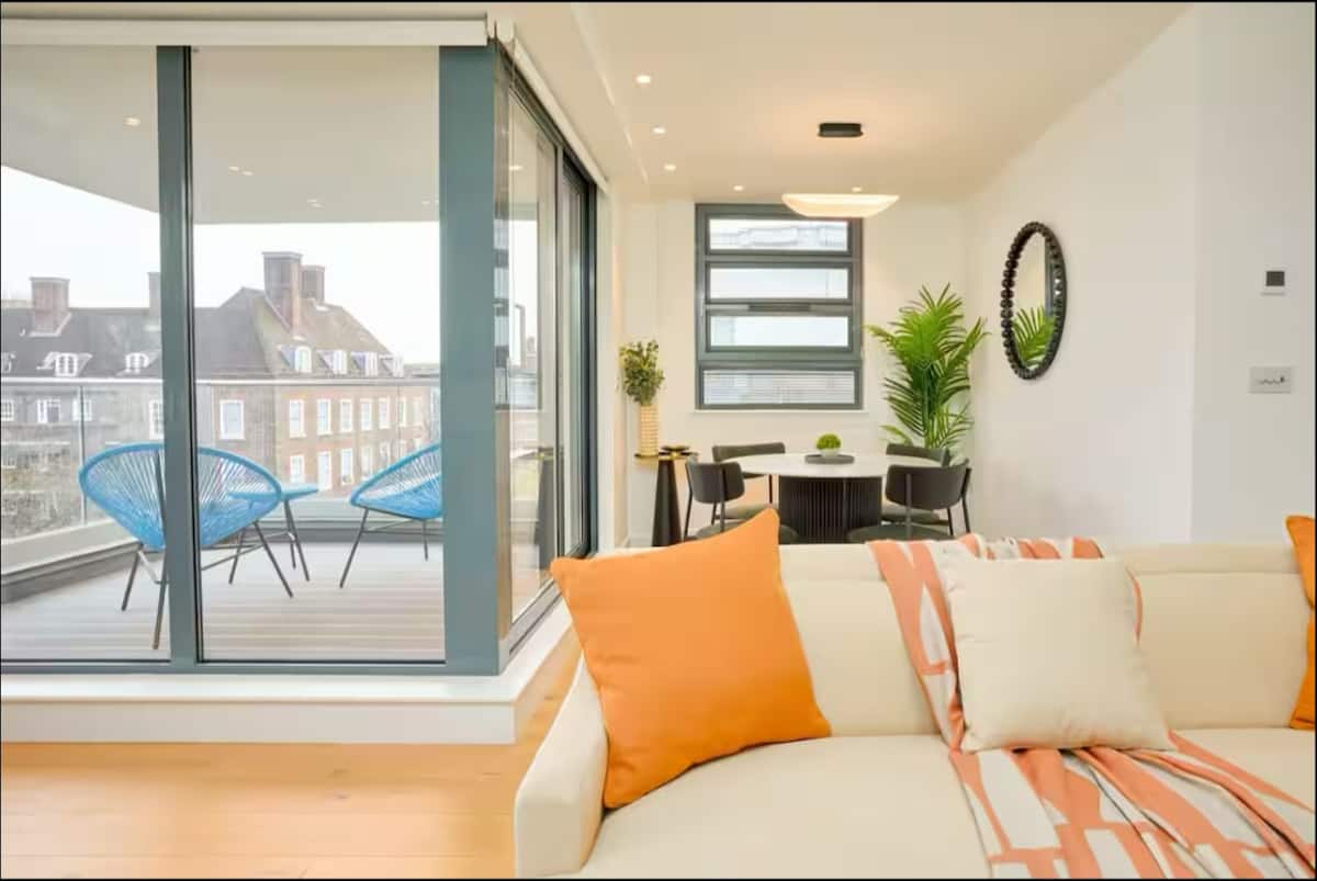 Modern 1-Bed with Balcony · Central London