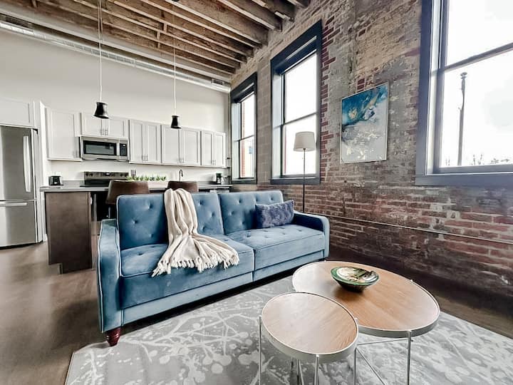 Sleepover | Stylish 1bd/1ba Loft - Newton - 艾奧瓦