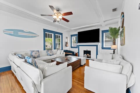 Successful Airbnb property: TurboTropics | Backyard oasis | Coastal feel in Palma Ceia Pines