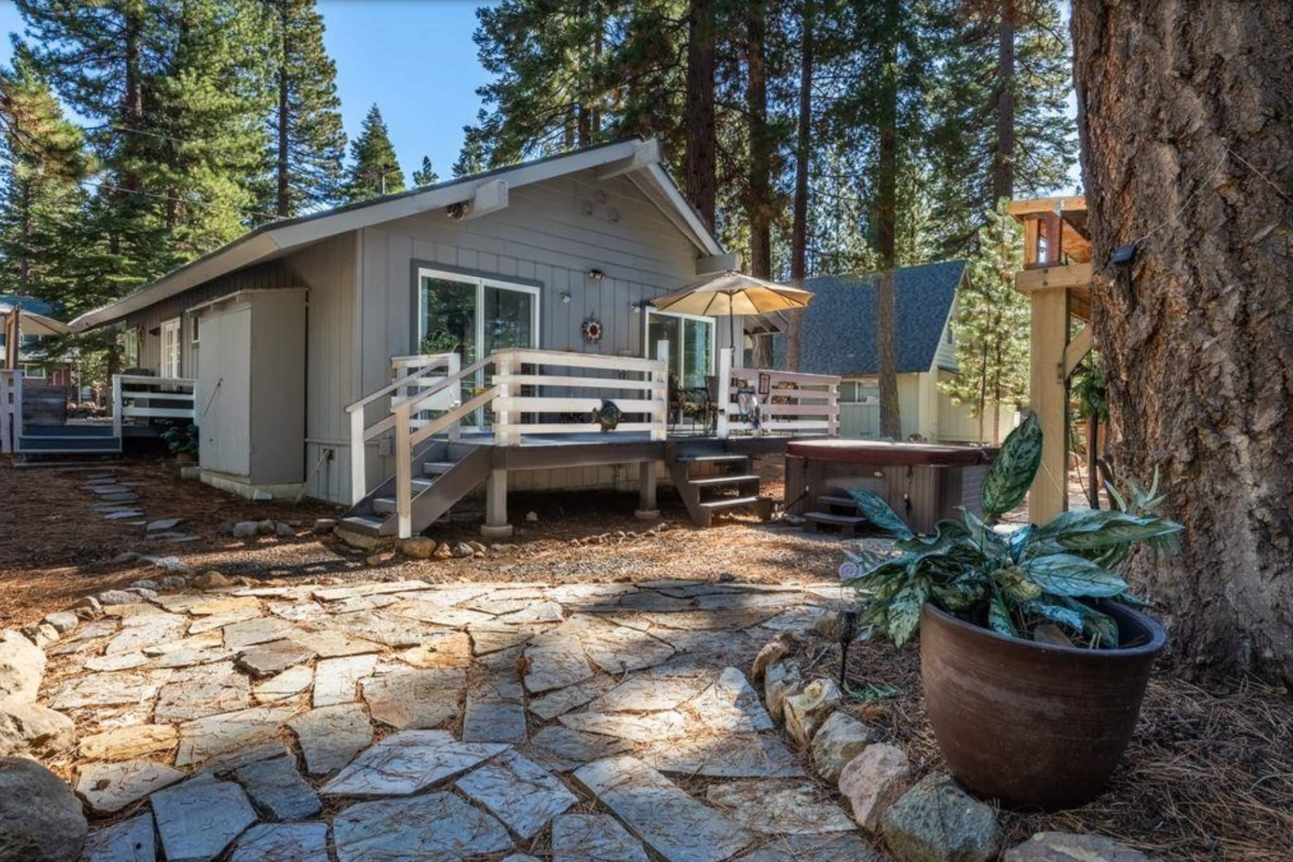 Cozy Carnelian Bay Home, Hot Tub, Beach & Skiing - Photo 18