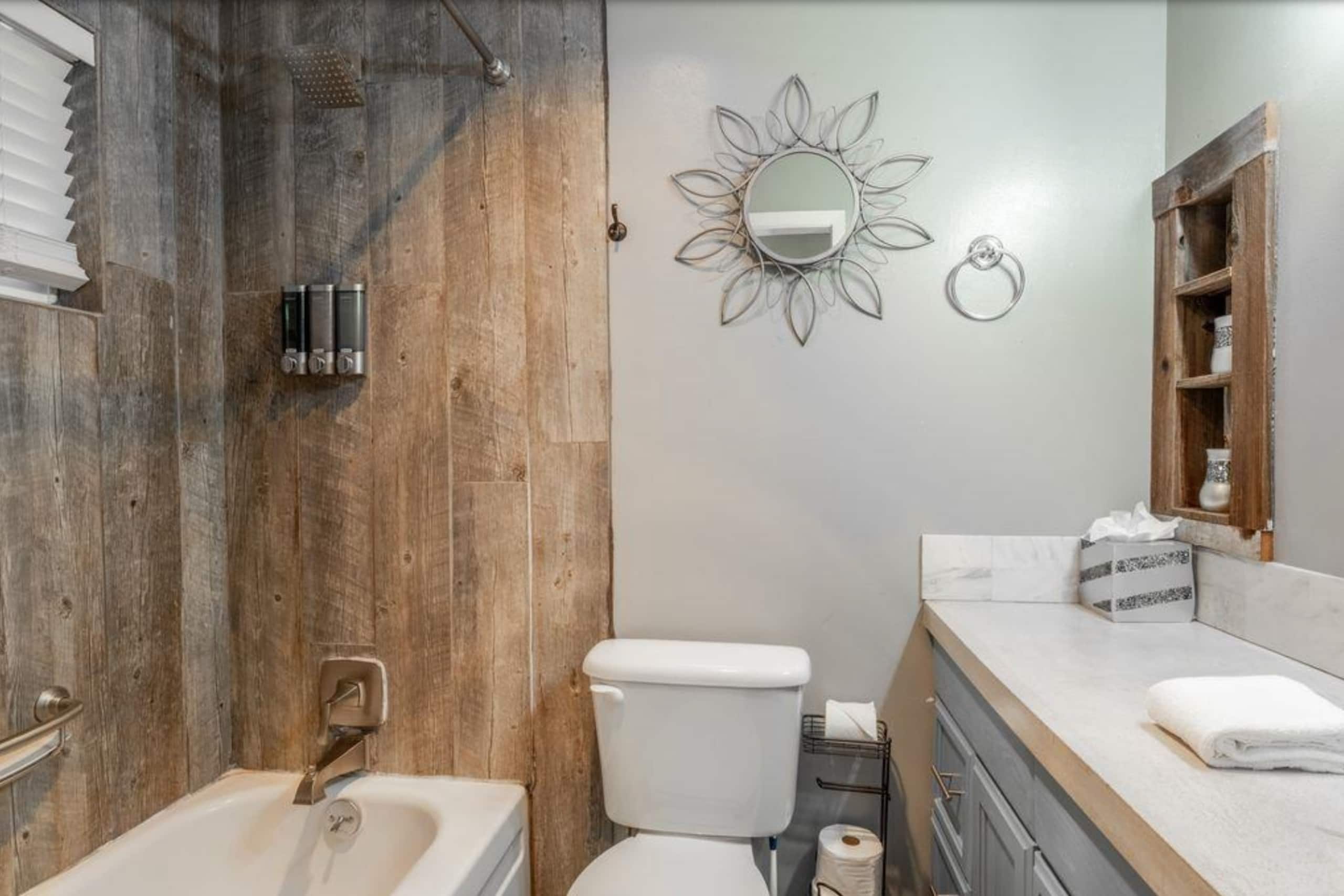 Cozy Carnelian Bay Home, Hot Tub, Beach & Skiing - Photo 10
