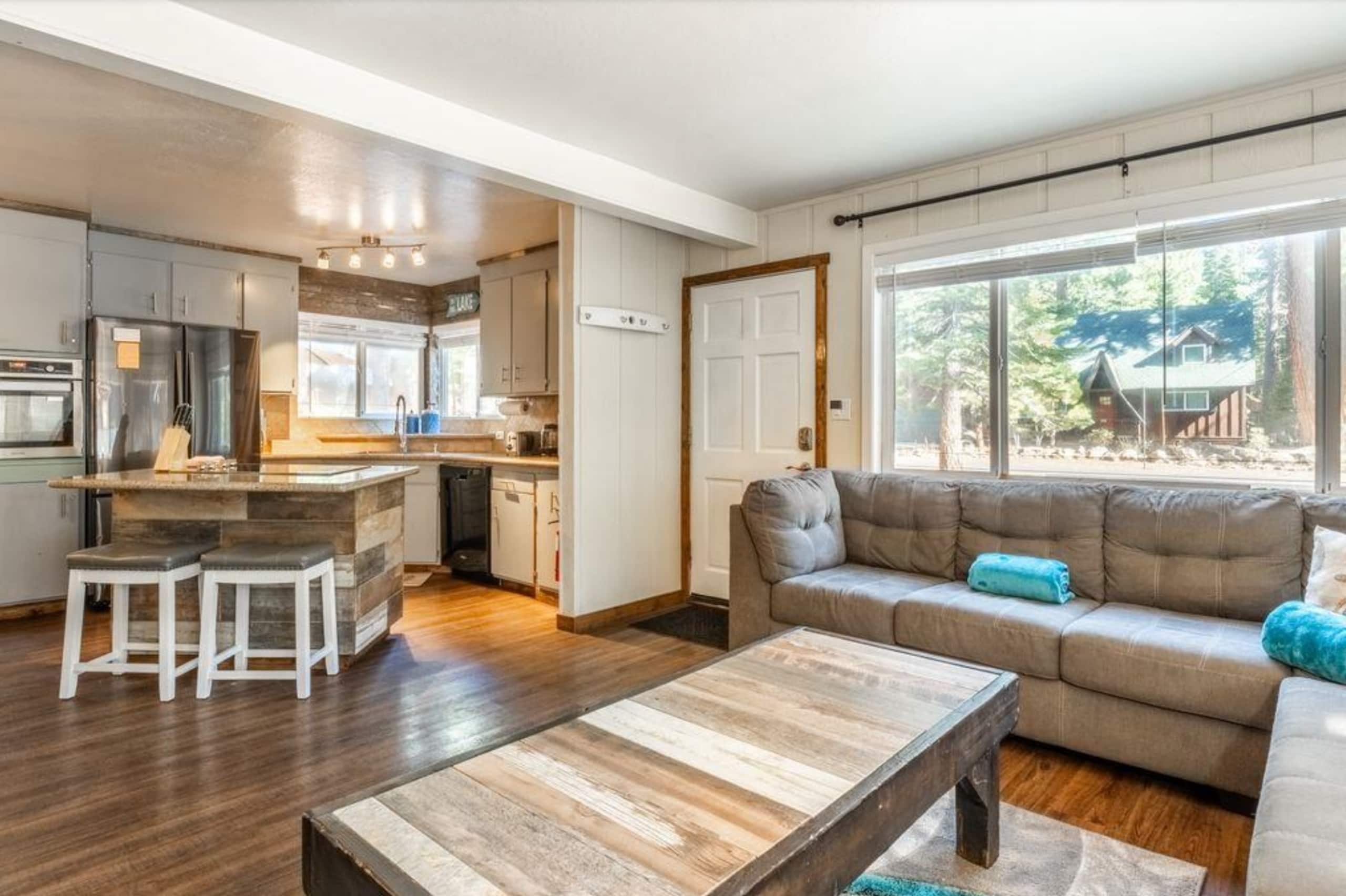 Cozy Carnelian Bay Home, Hot Tub, Beach & Skiing - Photo 11
