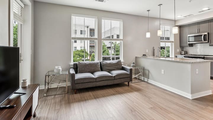 Landing | Beautiful 1bd, Gym, Clubhouse - Savannah