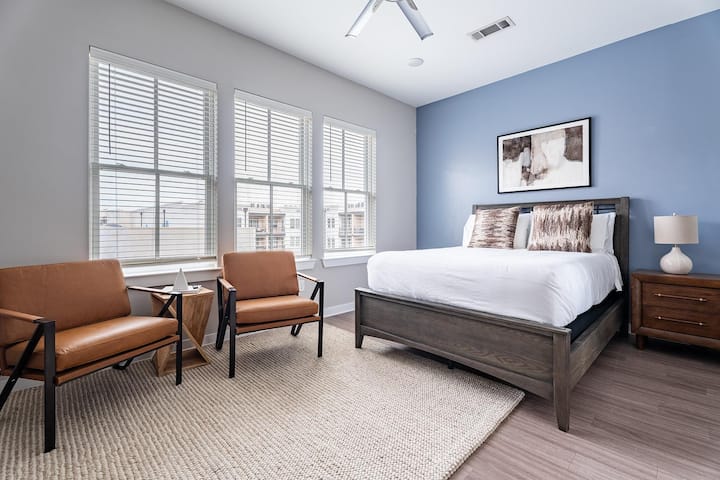 Landing | Stunning Studio, Pool, Clubhouse - Savannah, GA