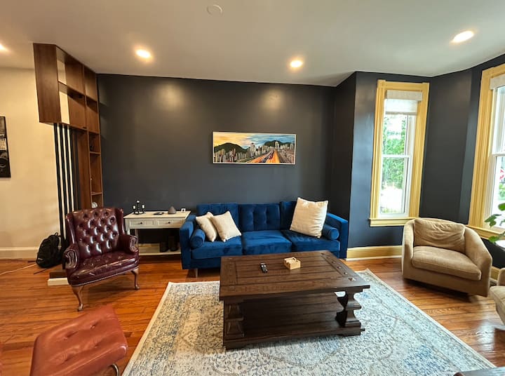 Bright, Stylish Shaw Home W/ Patio + Luxury Bath - Washington, D.C.
