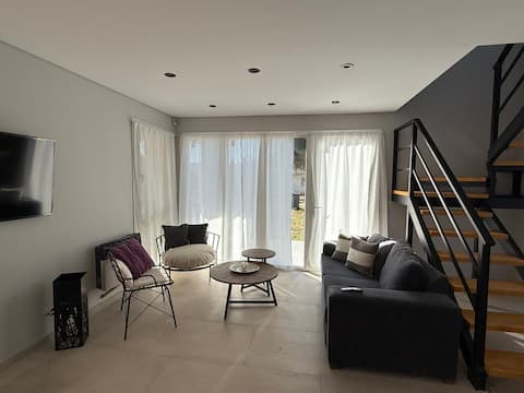 Top Airbnb: Nordic houses 200 meters from the lake - Parking and WiFi in Dina Huapi