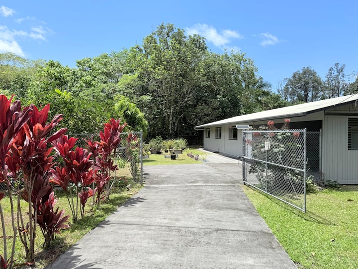 Puni Makai Pineapple Manor - Pāhoa, HI
