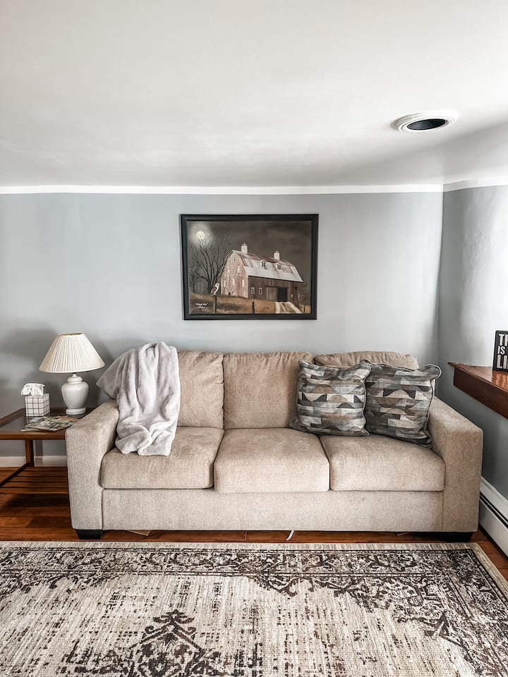 გასაშლელი დივანი სარდაფში