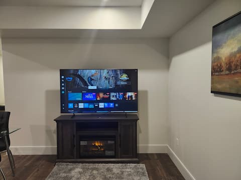 Successful Airbnb property: Lakeview Breaktrail Stays-Private Door-Free Parkng in Bedford West