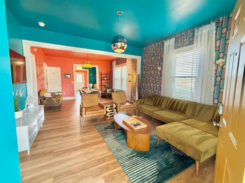 Popular Airbnb listing: Vintage Villa - Greenway Walk or Train to Uptown! in Smallwood