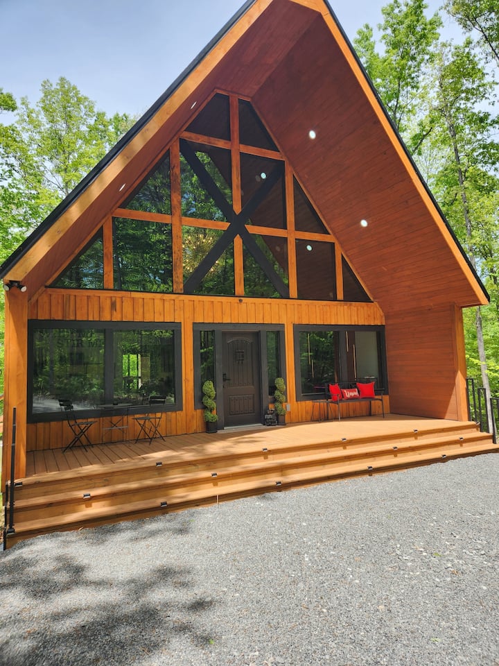 NEW! Red Room Cabin~The X Frame ~Romantic Hideaway