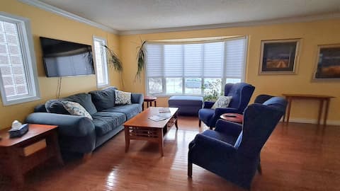 Successful Airbnb property: Comfy Home Central Near River Valley in Edmonton