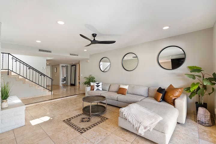 Bright & Modern 3br House • Old Town Scottsdale - Scottsdale, AZ