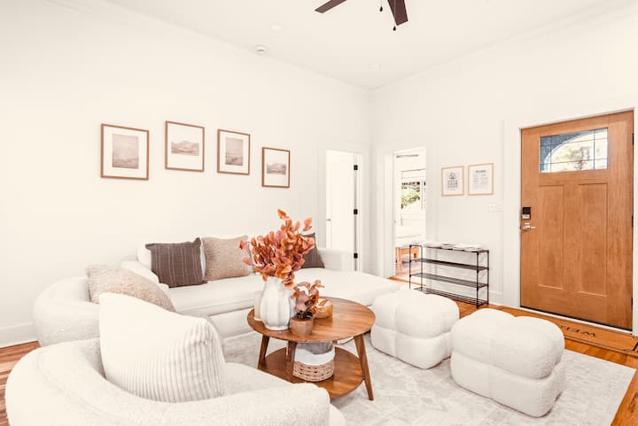 Walkable Modern 3br Home | Walk To Cafés - Decatur, GA
