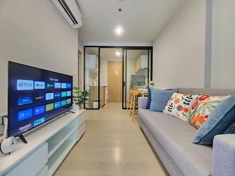1BR Poolside near DMK Airport, Gym & BTS shuttle