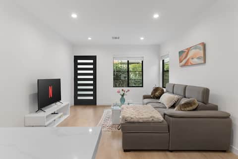 Top performing Airbnb: Charming Private 1BR • Peaceful & Comfortable A in Burbank