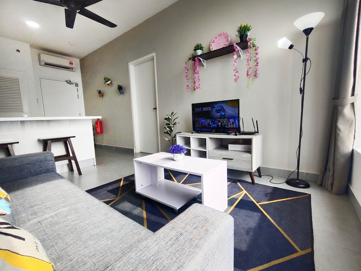 Photo inspiration: Visual Reference: Ritz Suite Leinwand I Wlan I Netflix I Relax