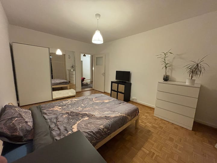 Belle Chambre Avec Balcon Au Centre De Lausanne - Lausanne