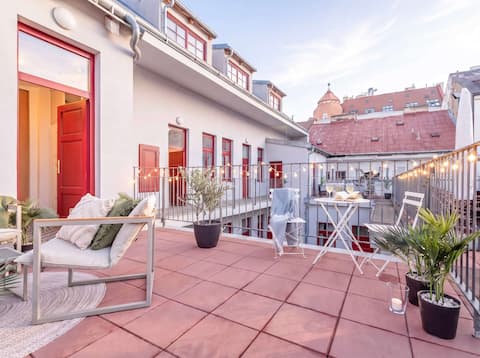 TurnKey | Florenc Apartment with Terrace II
