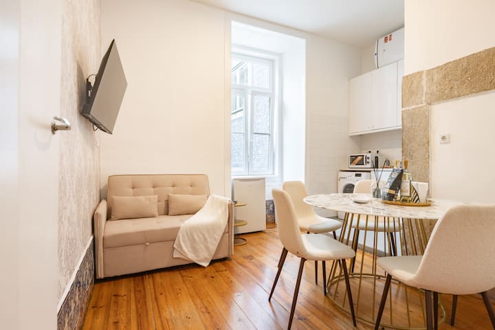 Heart Of Lisbon Sleeps 8 Stylish Apt 2 Bath - Lizbon