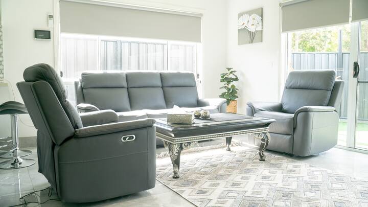 Modern 4br Near Shops, Airport & Walking Trail - Caroline Springs