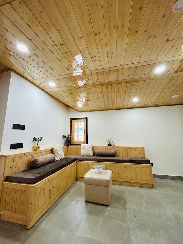 Brand New Wooden 2bhk Attic With Infinity View - Shimla