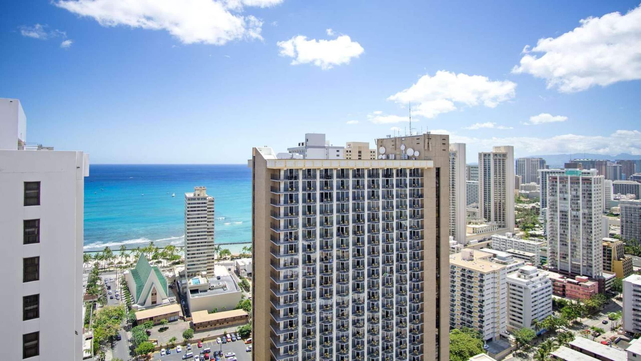 38th Fl Waikiki Banyan | King | AC | Parking - Image 13