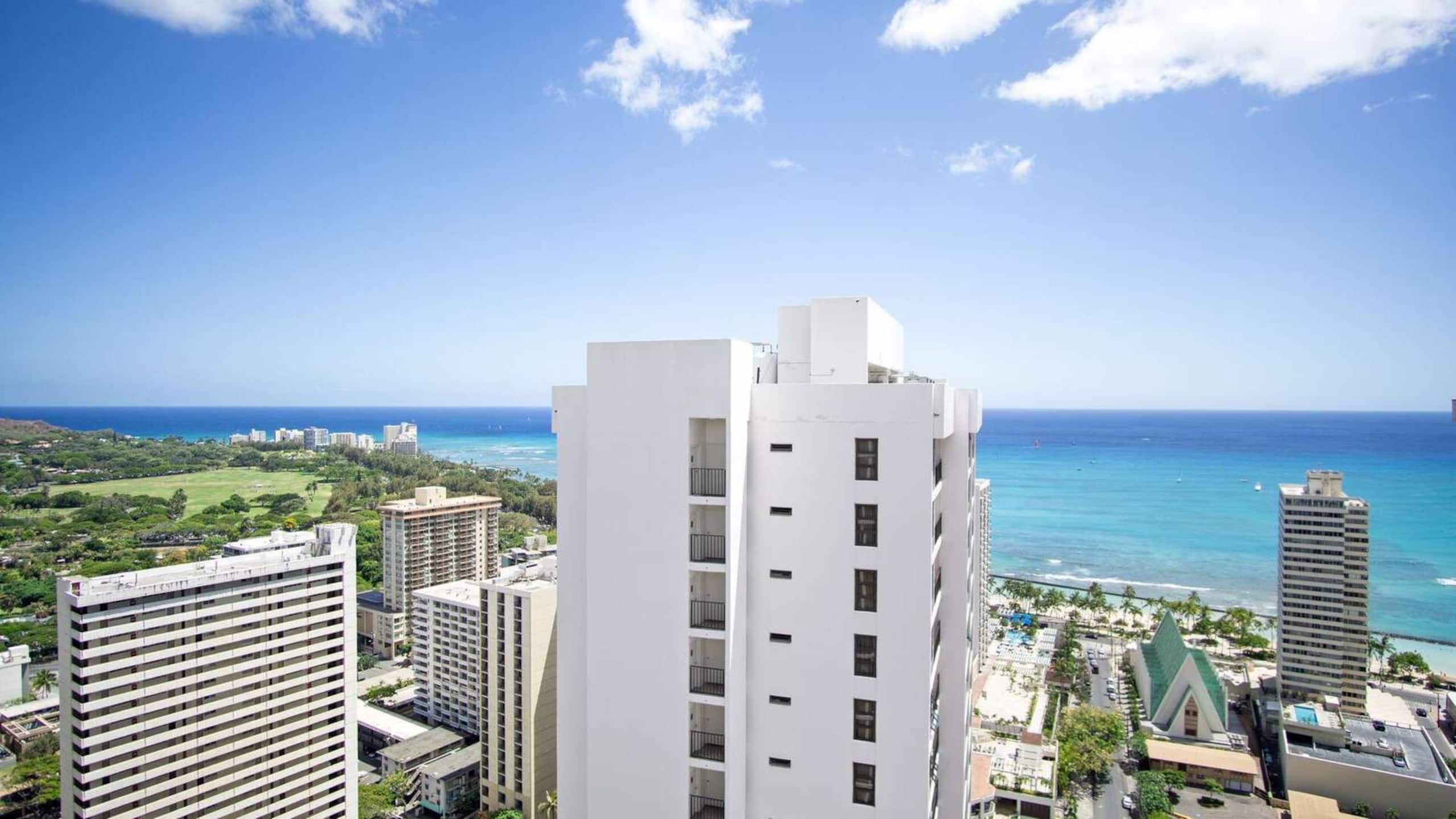 38th Fl Waikiki Banyan | King | AC | Parking - Image 24
