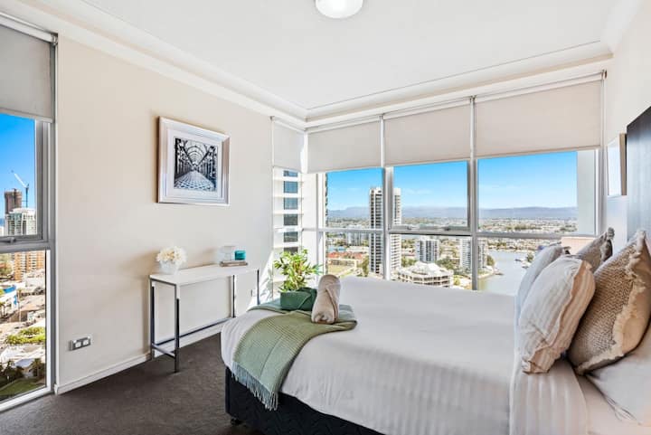 Spavaća soba 1 - 1 х Bračni krevet (širine 150-179 cm) 