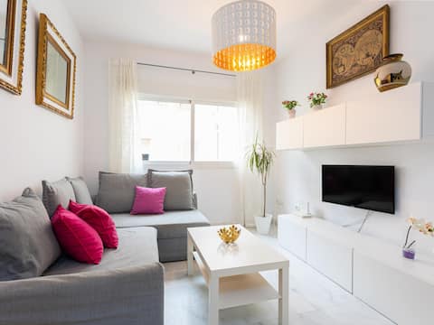 Propiedad de Airbnb exitosa: H2M Carrera Capuchinos Optional parking AC en Capuchinos