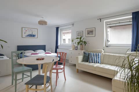 Popular Airbnb listing: Calm studio near by Prague Castle next to the tram in Břevnov