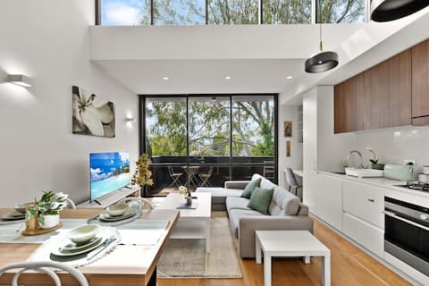 Urban 1BR Near UNSW, Hospitals, Light Rail+Parking