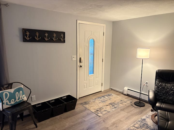 Mackinaw Avenue Creekside Cottage - 希博伊根