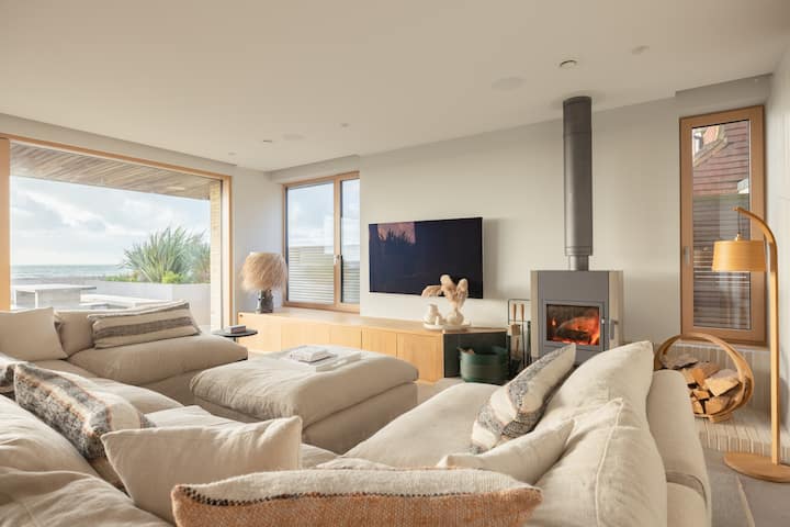Seamark, Sleeps 10 + Outdoor Jacuzzi / Pool - Winchelsea