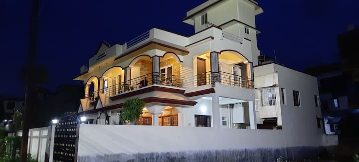 Green & Serene-Ground floor of Villa near Airport