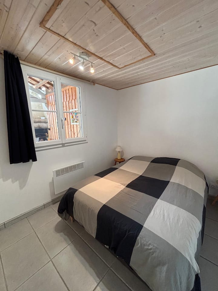 Una cama doble 140x190