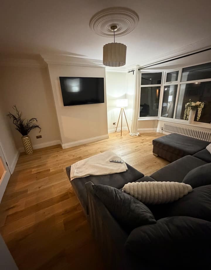 Modern 3-bed Home • Gosforth • Near Newcastle - Gosforth