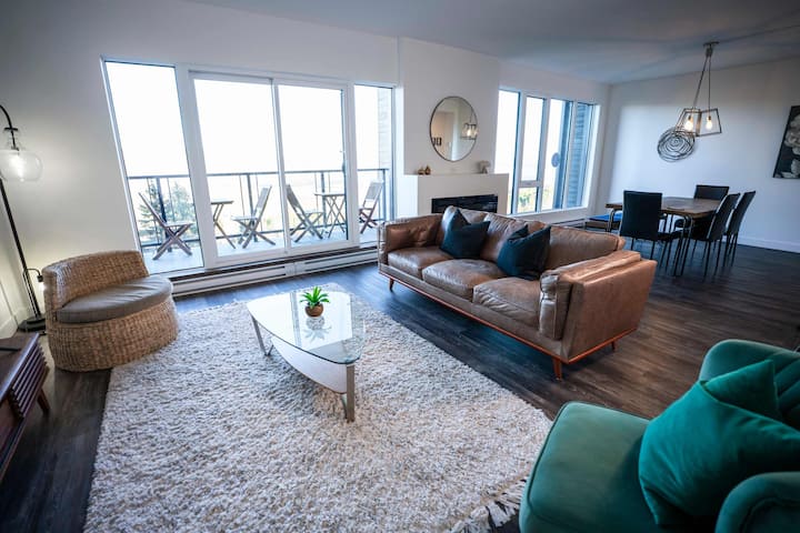 310 | Condo De Luxe Le Sérénité | Vue Et Piscine - Charlevoix