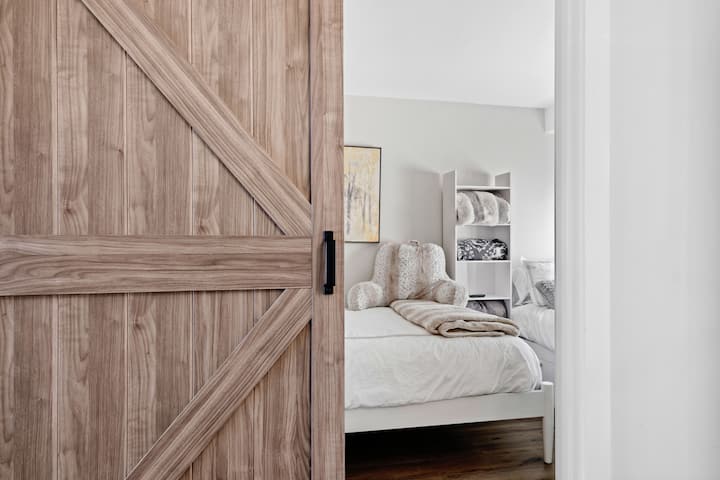 Nivel principal: cama tamaño queen y dos camas individuales