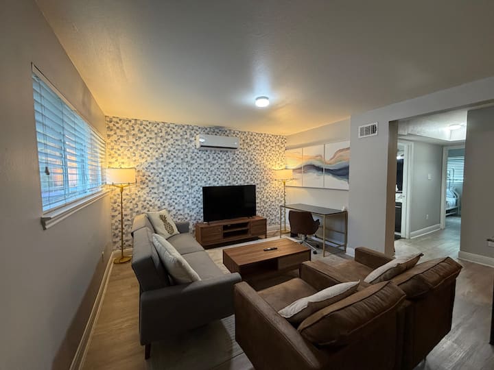 Comfy 2x1 Apt. Next To Mueller And Downtown! - Austin, TX